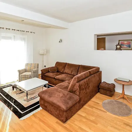 Holiday home 2 Bedroom Cozy In Bibinje
